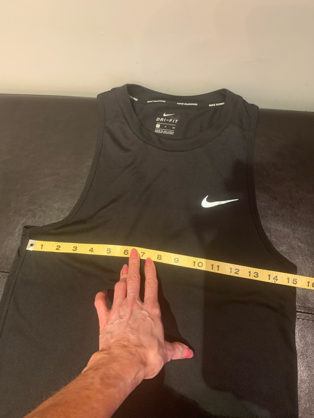 🔥SALE🔥NIKE🩷DRI-FIT MILLER WICK AWAY RUNNING TOP. EXCELLENT CONDITION! - Picture 8 of 9
